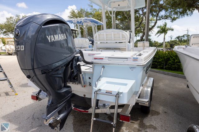 New 2024  powered Robalo Boat for sale